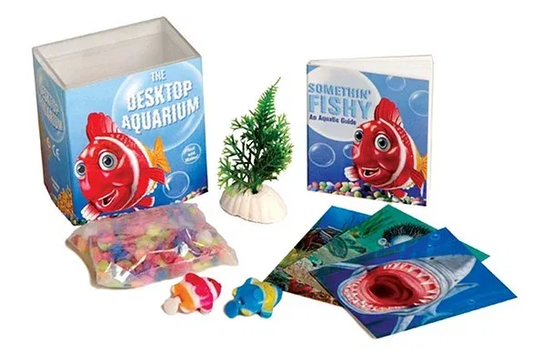 The Desktop Aquarium (Mega Mini Kit): Just Add Water! [With Plant, Gravel & 4 Playful Backgrounds and 32-Page Booklet and 2 Magnetic Fish and a Magnetic